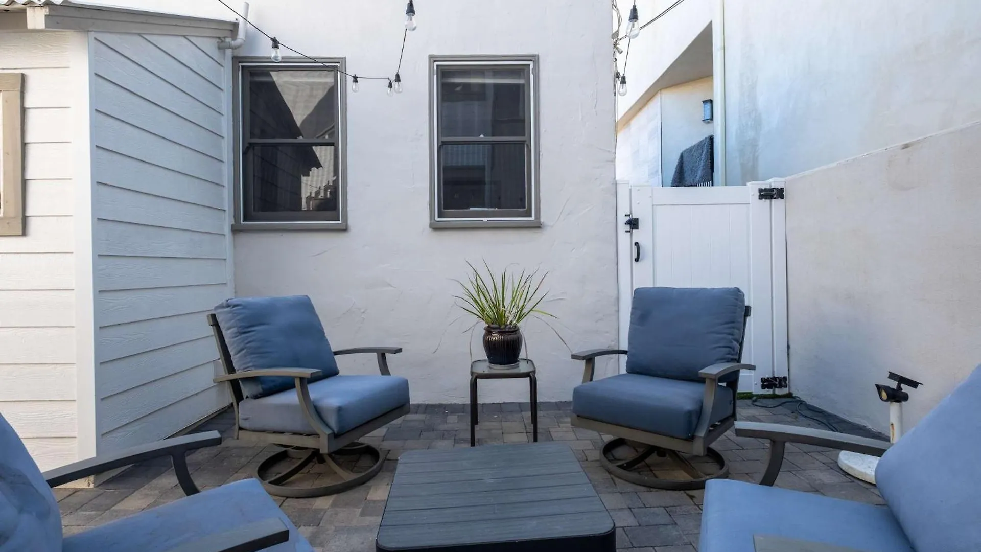 Beachside Apartment With Laundry Ac Patio Hermosa Beach