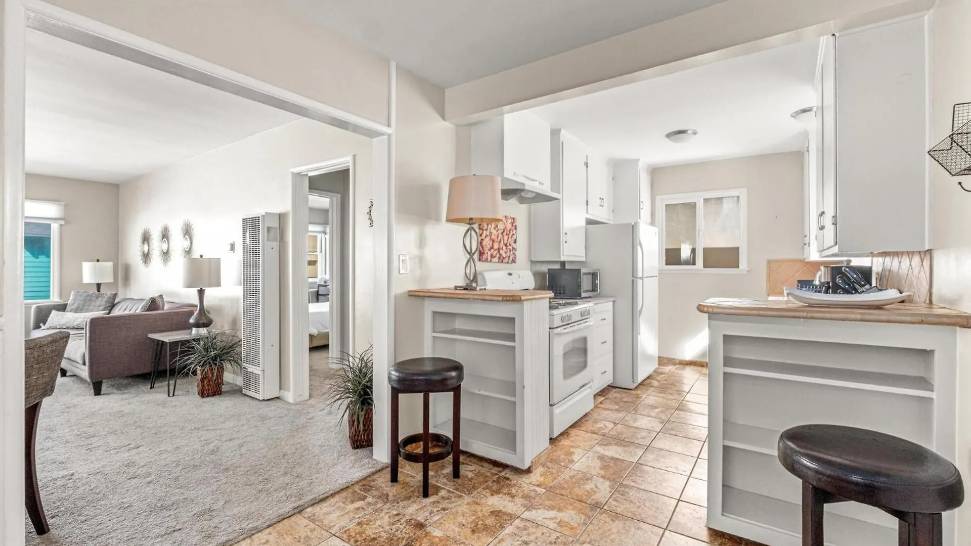 Beachside Apartment With Laundry Ac Patio Hermosa Beach